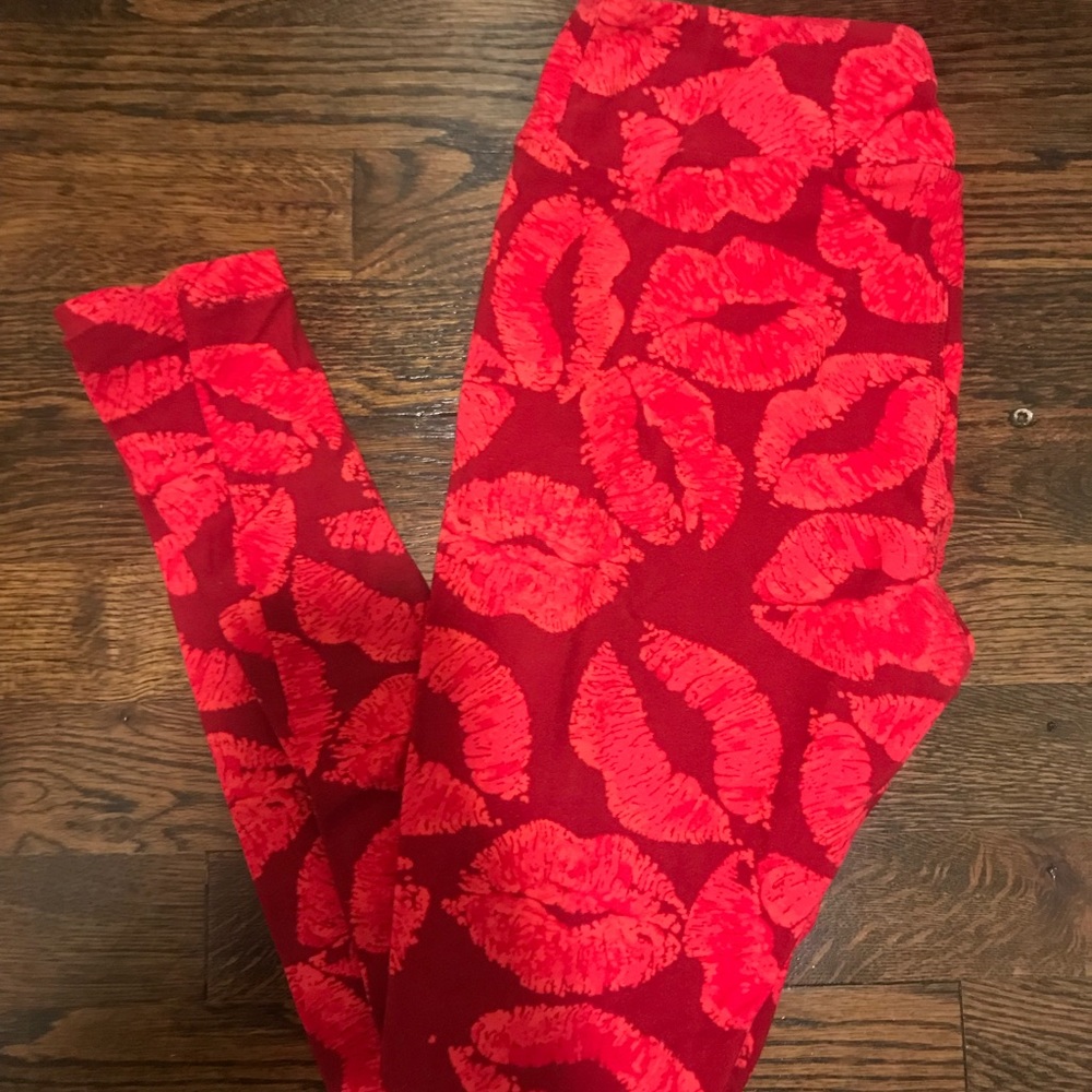 OS Lularoe Vintage Valentines leggings